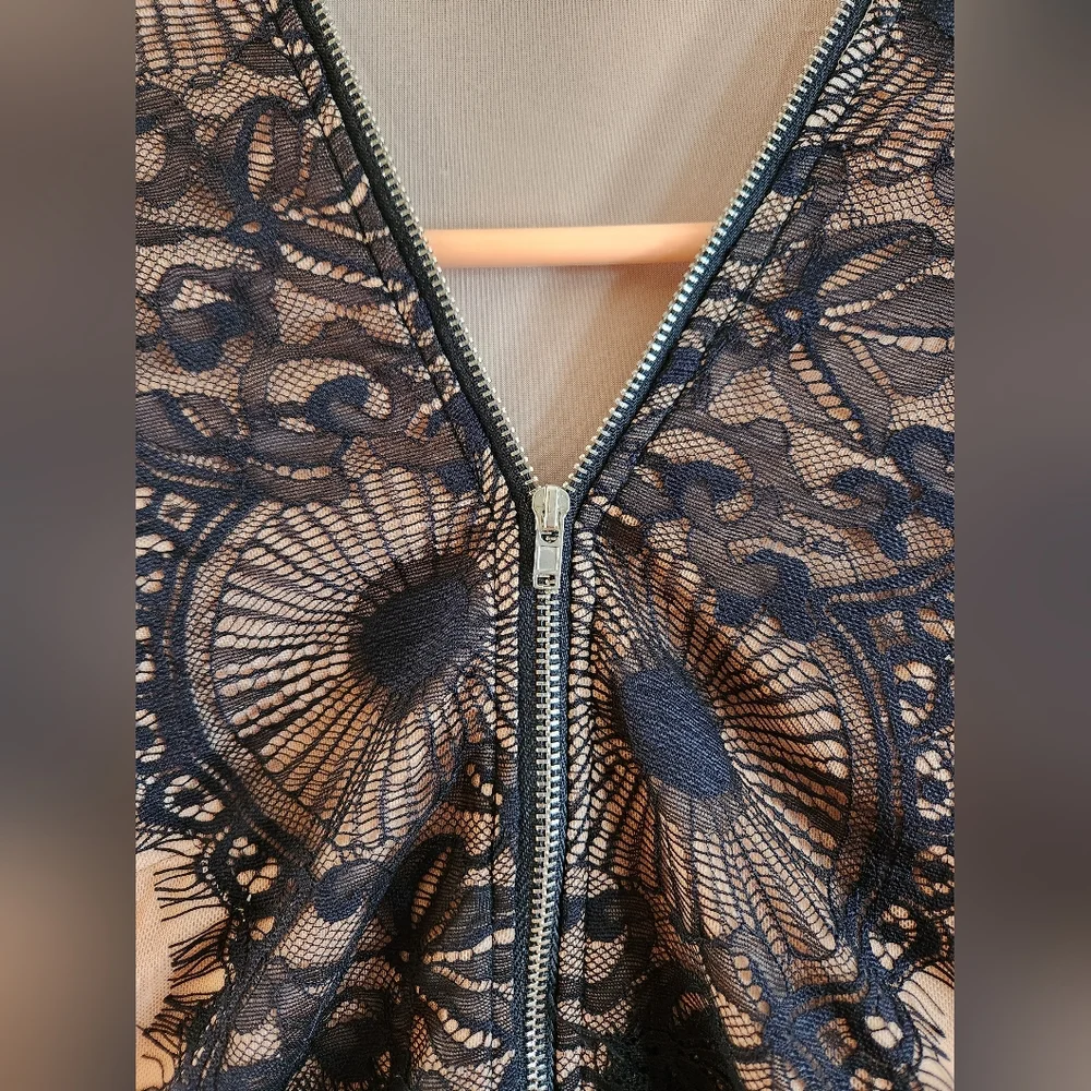 NWT TOBI Nude Bodycon Zip up Dress - Picture 2 of 5